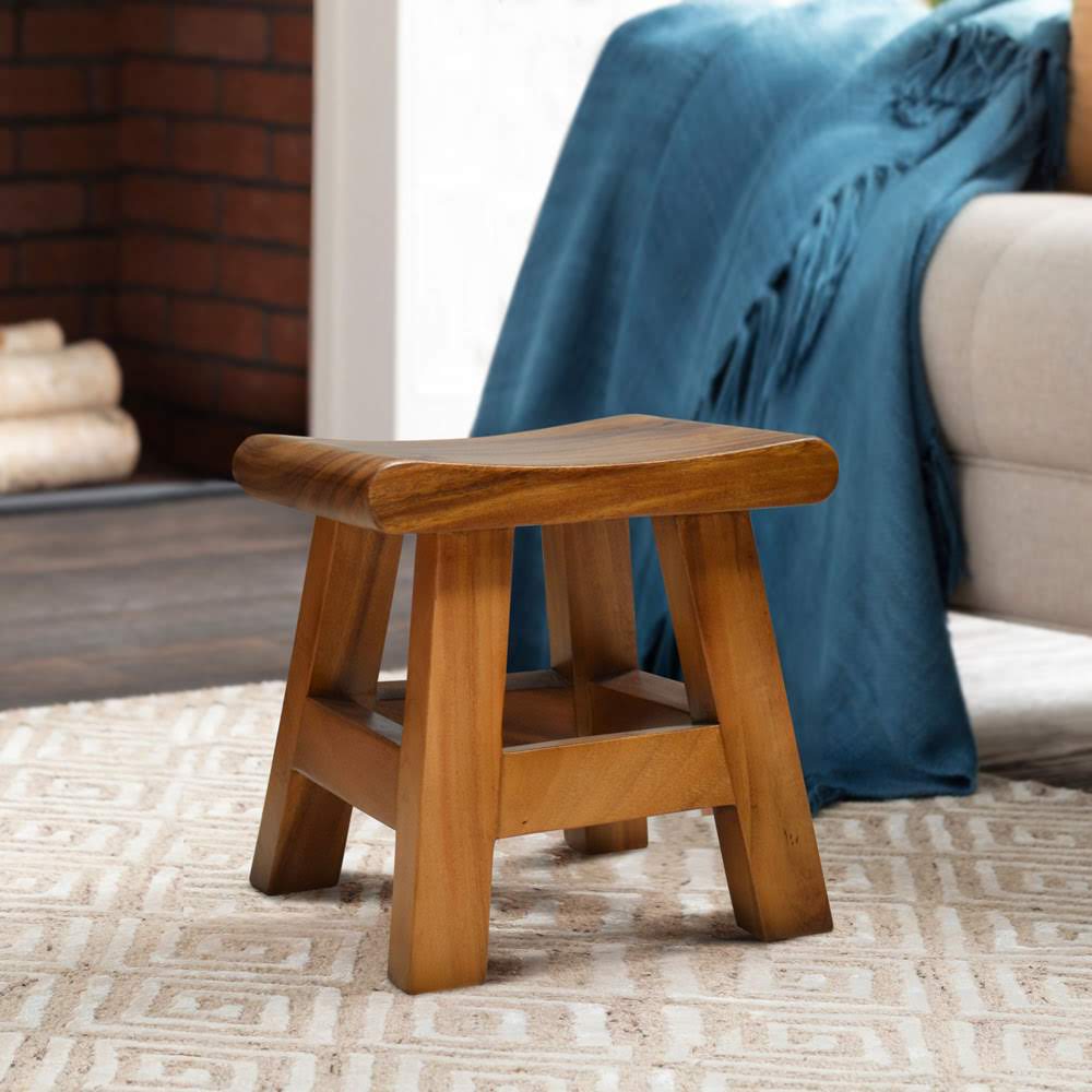 Stoler Kecil Stool Kotak Kecil
